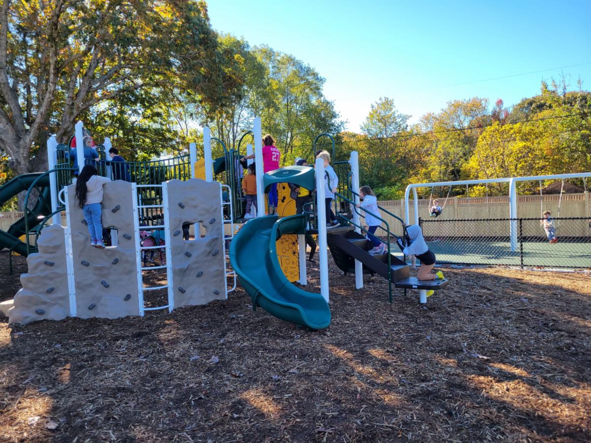 bbs_arch's tweet photo. Last Thursday was a bright, sunny fall day--perfect for the ribbon cutting at Springs UFSD's new Kindergarten playground!  We were proud to be part of this great project along with LandTek Group &amp; American Recreational. https://t.co/ayWmHe9Jzi