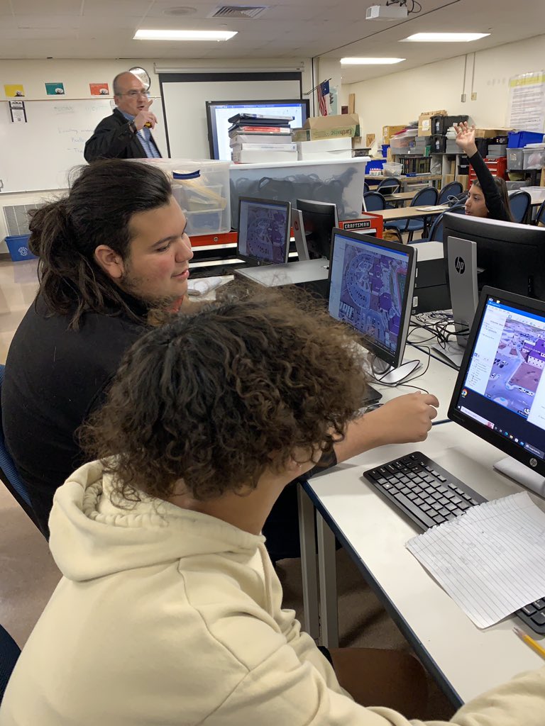 chapinpltw's tweet photo. Finding the #TrackLog using #GoogleEarthPro and #GarminGPS with #PLTWAerospace #ChapinMagnet https://t.co/i3vyPXdquj