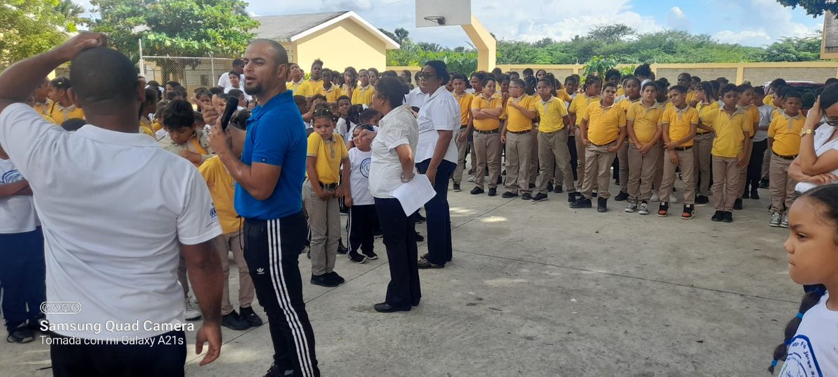 mateoreyes1326's tweet photo. Amo lo que hago taller de Simulacro que hacer ante, durante y después de un Terremoto gracias al Centro Educativo Fidel Jorge Sánchez de las Paloma @EducacionRDo @COE_RD @DefensaCivilRD #distritoeducativo08licey #simulacro https://t.co/JR4k43YSkm