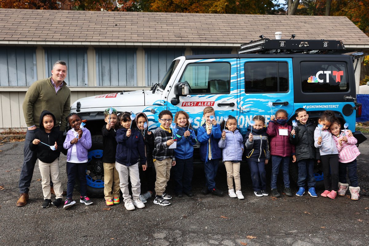 Chief Meteorologist <a href="/ryanhanrahan/">Ryan Hanrahan</a> and <a href="/SnowMonsterCT/">SnowMonster</a> stopped by Chamberlain Elementary School in New Britain for a visit today!

#NBCCT #ConnectingYou #SnowMonster #Connecticut #NewBritain