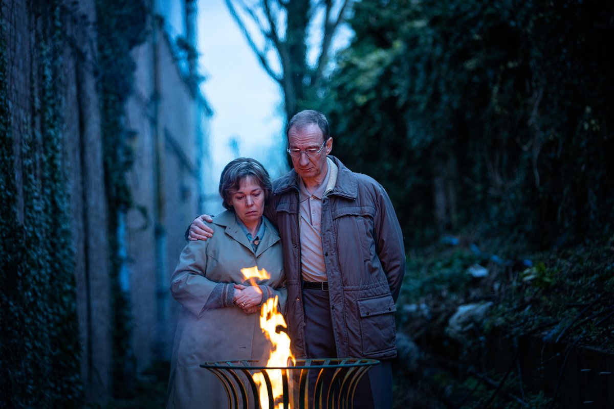 NationalWorldTV's tweet photo. 📅 A year ago today, #Landscapers began on Sky Atlantic. Written by #EdSinclair and directed by #WillSharpe, #OliviaColman and #DavidThewlis play the Mansfield murderers, Susan and Christopher Edwards. In a sea of true crime drama, Landscapers remains the best of its genre. https://t.co/zMdlkfSKCE