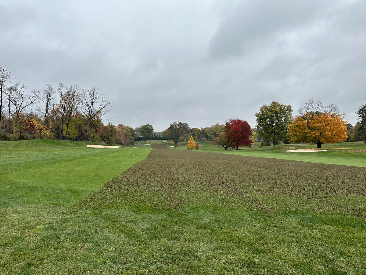 M_Elliott_Golf's tweet photo. Last aeration of the season for me…6 times at 3 courses is enough!  Finally had the weather cooperate…and found dinner to boot!! https://t.co/kGdbdpwqYq