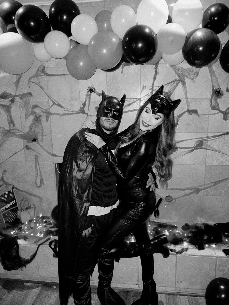 abbygrimaldo_'s tweet photo. Halloween weekend. 🐈‍⬛🎃 https://t.co/2A03xRsCR8
