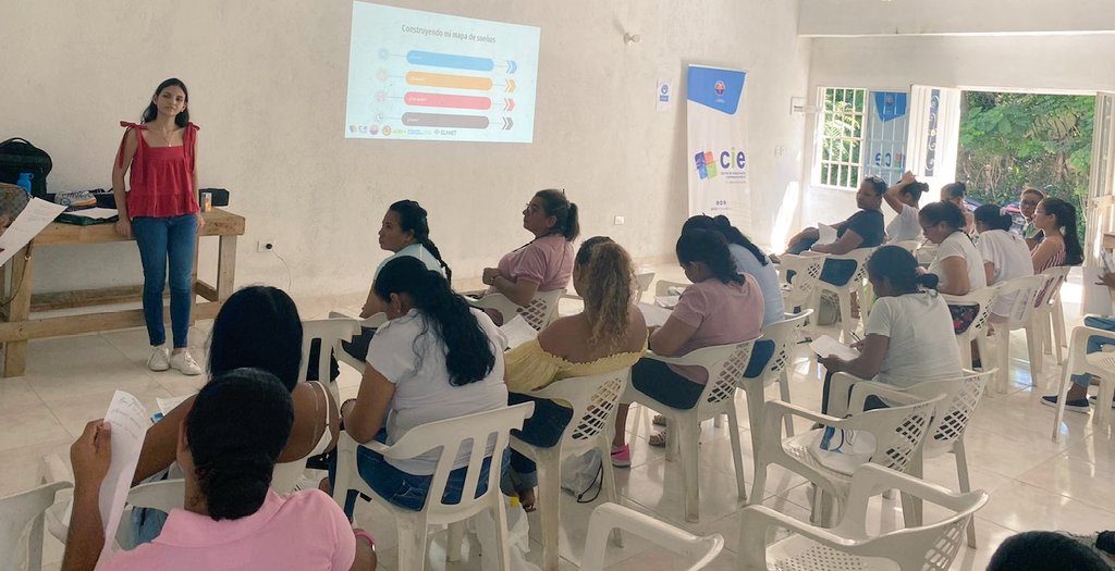 GaceUnimagdaln's tweet photo. 📍#GaceUM | En el marco de la alianza #Cenit - @Unimagdalena continúa el proceso de formación en proyecto empresarial en articulación con el Centro de Innovación y Emprendimiento a las mujeres de #PozosColorados🎏
#MujeresEmpoderadas💪 https://t.co/Q6kZIkw7ux
