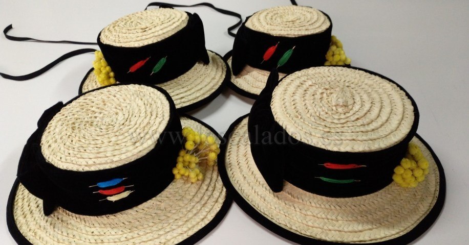 LosCalados's tweet photo. Sombreros 👒 varios de mujer 👩 para traje 👗de Transición- Los Calados Artesanía
Disponible en nuestra tienda. ¡Te esperamos!
C/ Alcalde Alonso Suárez Melián, 24 (Antes Capitán Brotons, trasera al Teatro Leal) La Laguna. Tfno☎️: 922 26 25 69
#ropatradicional #vestimentatradici… https://t.co/N7W7BT53jb
