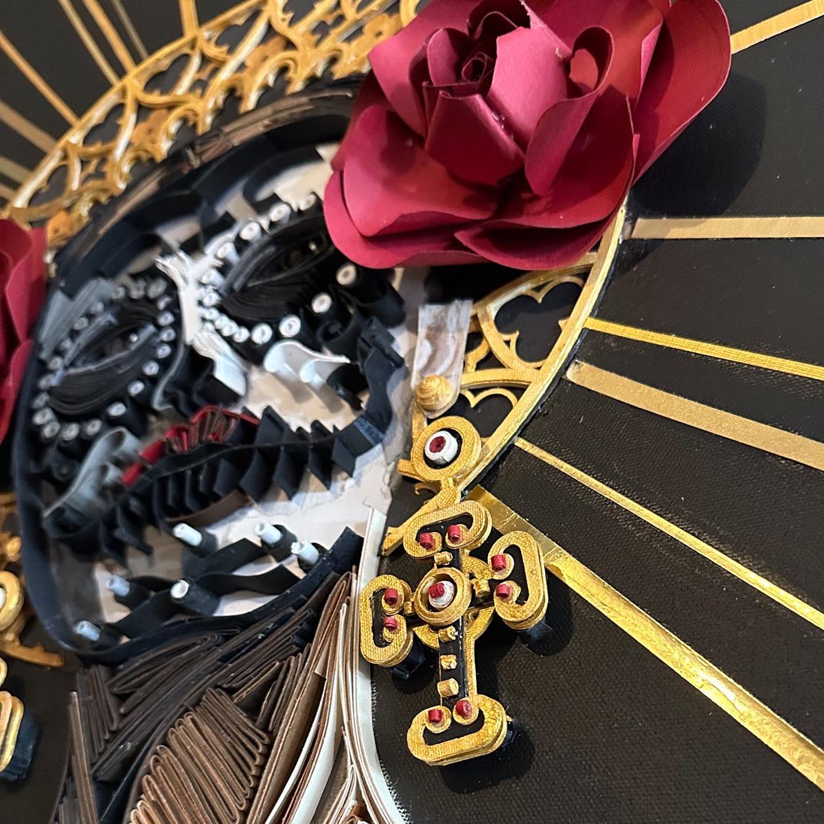 #DiaDeLosMuertos
💀✝️ 
24x36 paper + acrylic on canvas 

Available at my solo show in December, New Brunswick, DM <a href="/10past9/">andrew wong / 10past9</a> for details 

#DiaDeLosMuertos2022
#dayofthedead 
#arte #catrina #calavevera #southwest #Chicano #paperart #quillingart #cultura #culturalappreciation