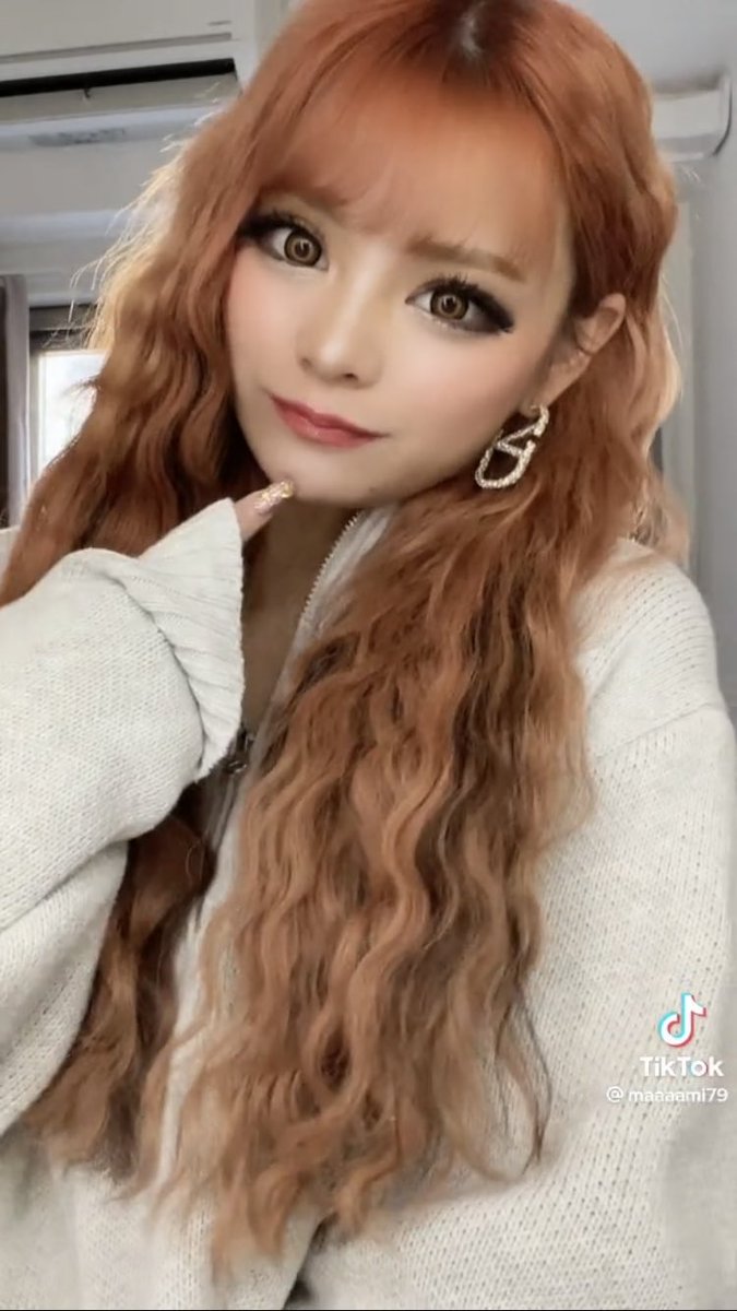 yt19860401's tweet photo. この世であなたの愛をー手にー入れる者
踊るライト見つめて忘れないーあーぁ、謎が解けてゆくー https://t.co/8TfZKEk06t