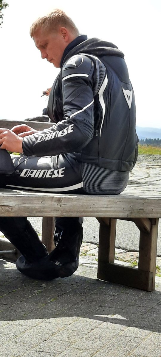 BuryPiet's tweet photo. Love guys in Dainese
#hotbiker #dainese https://t.co/BJgO4HA0Jr