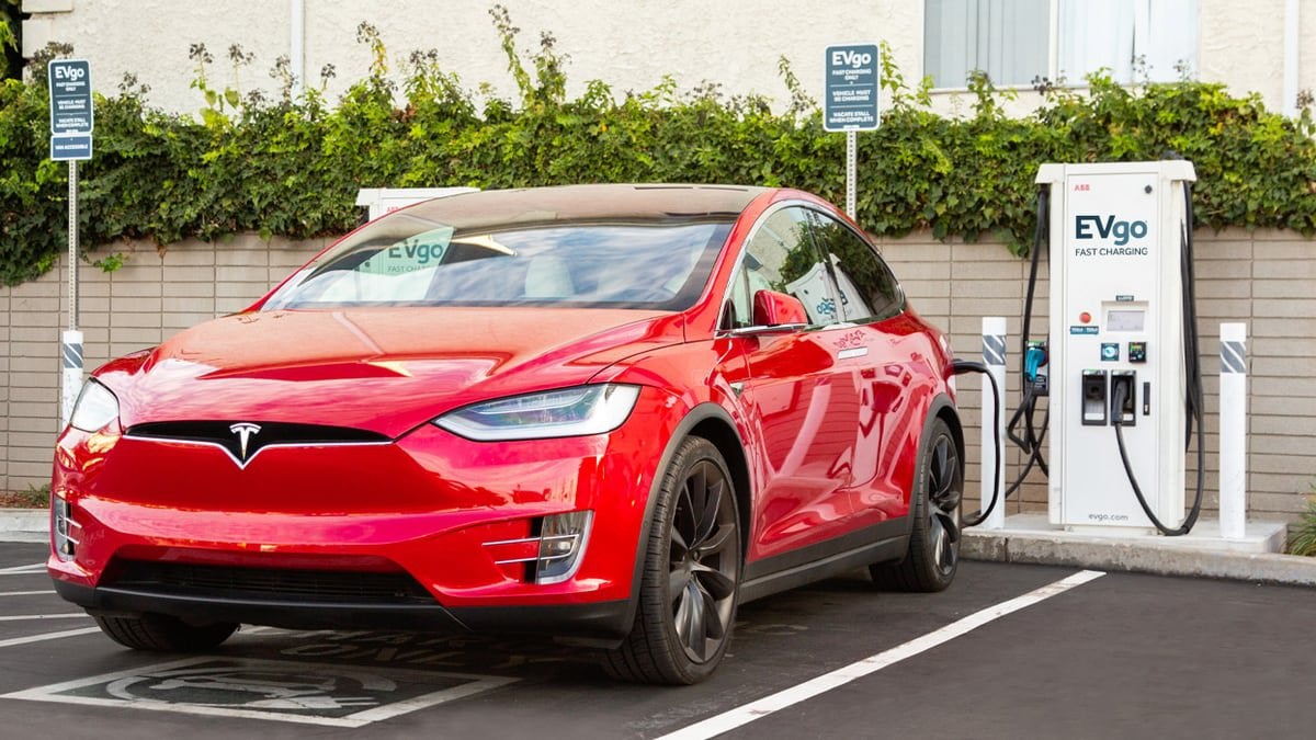 Teslas can now seamlessly charge at EVgo stations with adapter evshift.com/197177/teslas-… #ElectricCars #ElectricVehicles #ElectricVehiclesMeme #EV #Meme