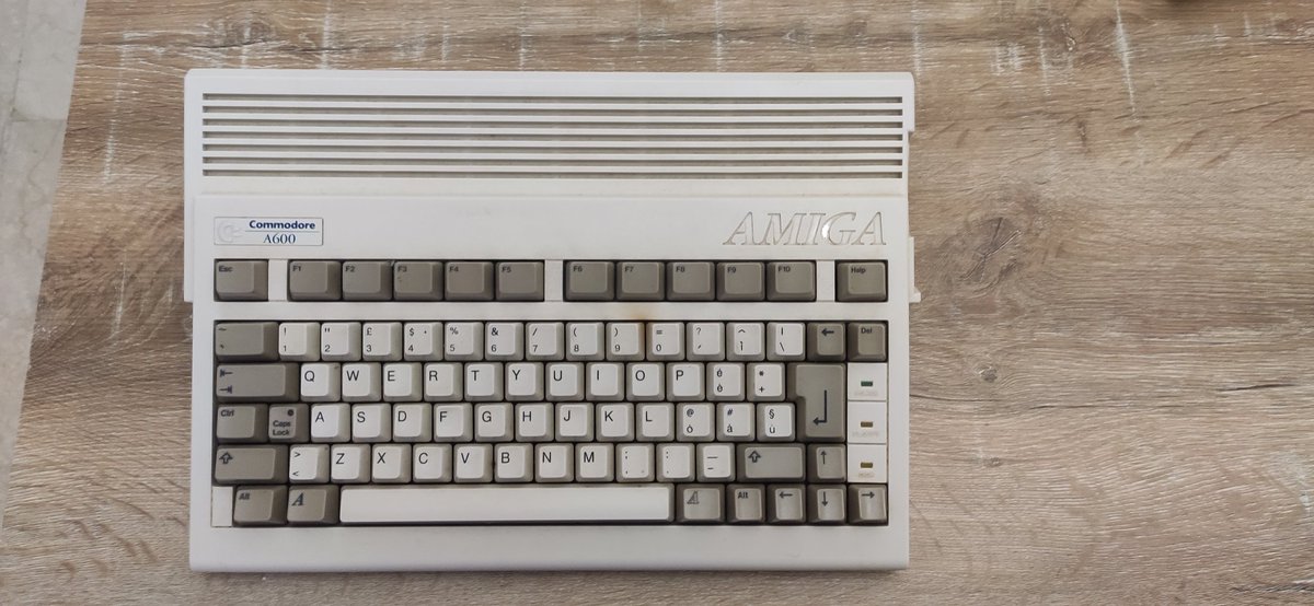 Amiga 600 cleanup, much needed after all those years!
#Amiga #RetroComputing