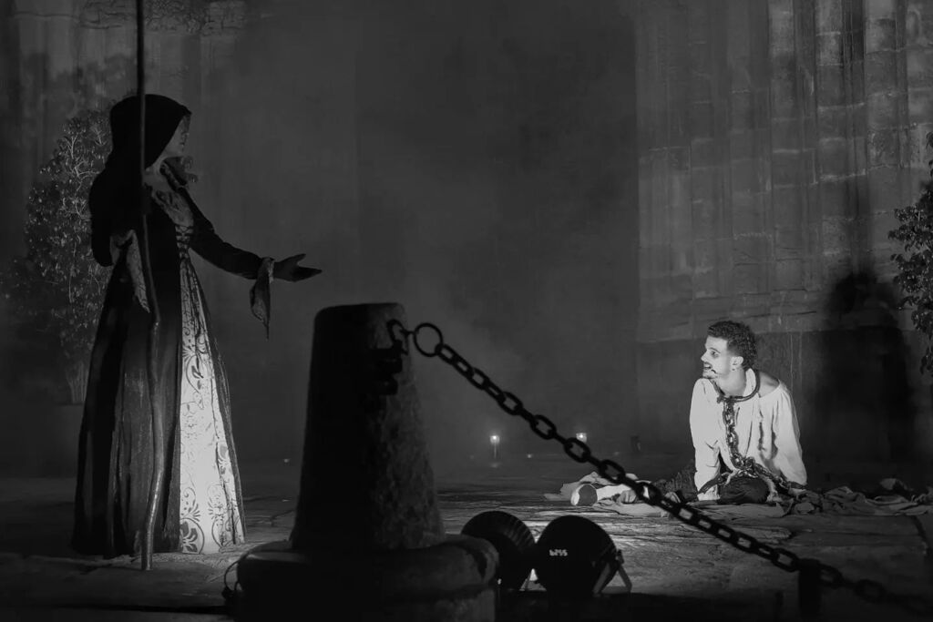 litoriol's tweet photo. "No subais más los precios por Dios"
#halloween #nochedelasanimas https://t.co/3NgO4s77sX