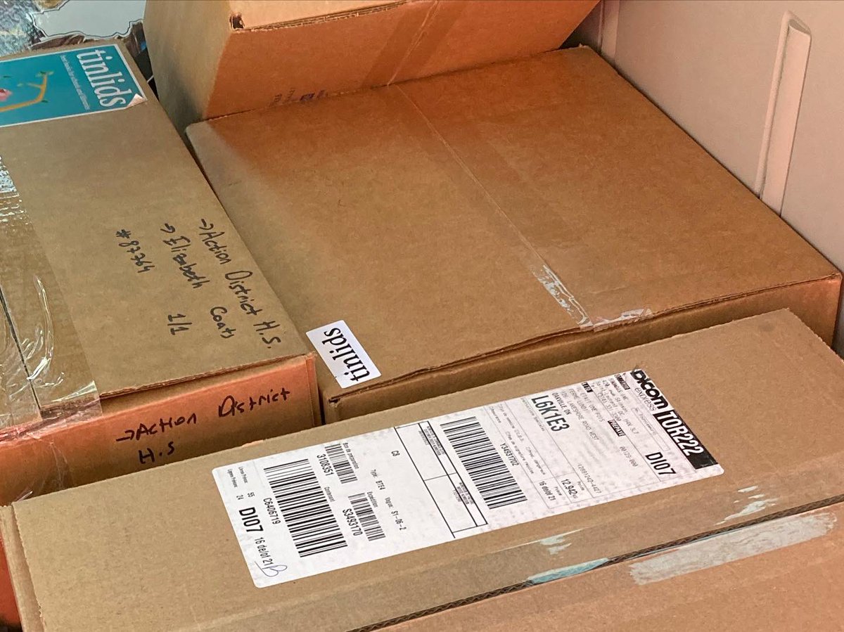 alibrarytech's tweet photo. Went to the big #ResourceSale today…bought some shiny #newbooks 📚for @actondistrict #Library 🤫 Titles will be revealed as I start adding them tomorrow so stay tuned!! I think you’re going to like them 🤞😉😊
@HDSBLibraries #suspense #cantwait #booktimeforreading https://t.co/TzvEOa26To