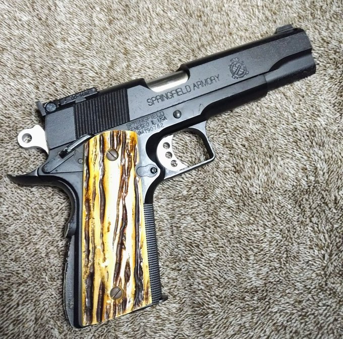 わが家のミルズカスタム
ずいぶん塗膜が傷んできている 