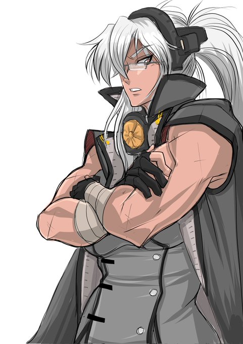 ウチの武蔵改二は腕太すぎて規定の服に入らず袖切ってるし、腕力でレ級は沈めるし、風呂の水溢れさせて水浸しにする。
昼も強いし、夜も…強い。 