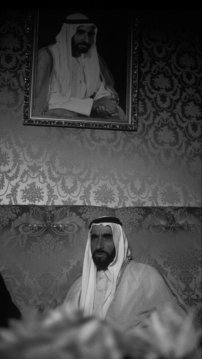 اللهم إنّ زايد كانَ خيرَ الأبْ، وخيرَ الحاكِم، اللهم أكرمهُ في جنّةِ الفردَوسِ الأعلى كما أكرَمَنَا في الأرض 
 #ذكرى_وفاة_الشيخ_زايد