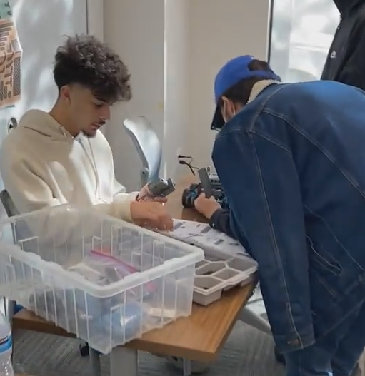 AcademyDevry's tweet photo. Working together and making robots 🤖 https://t.co/xnedNRbwai