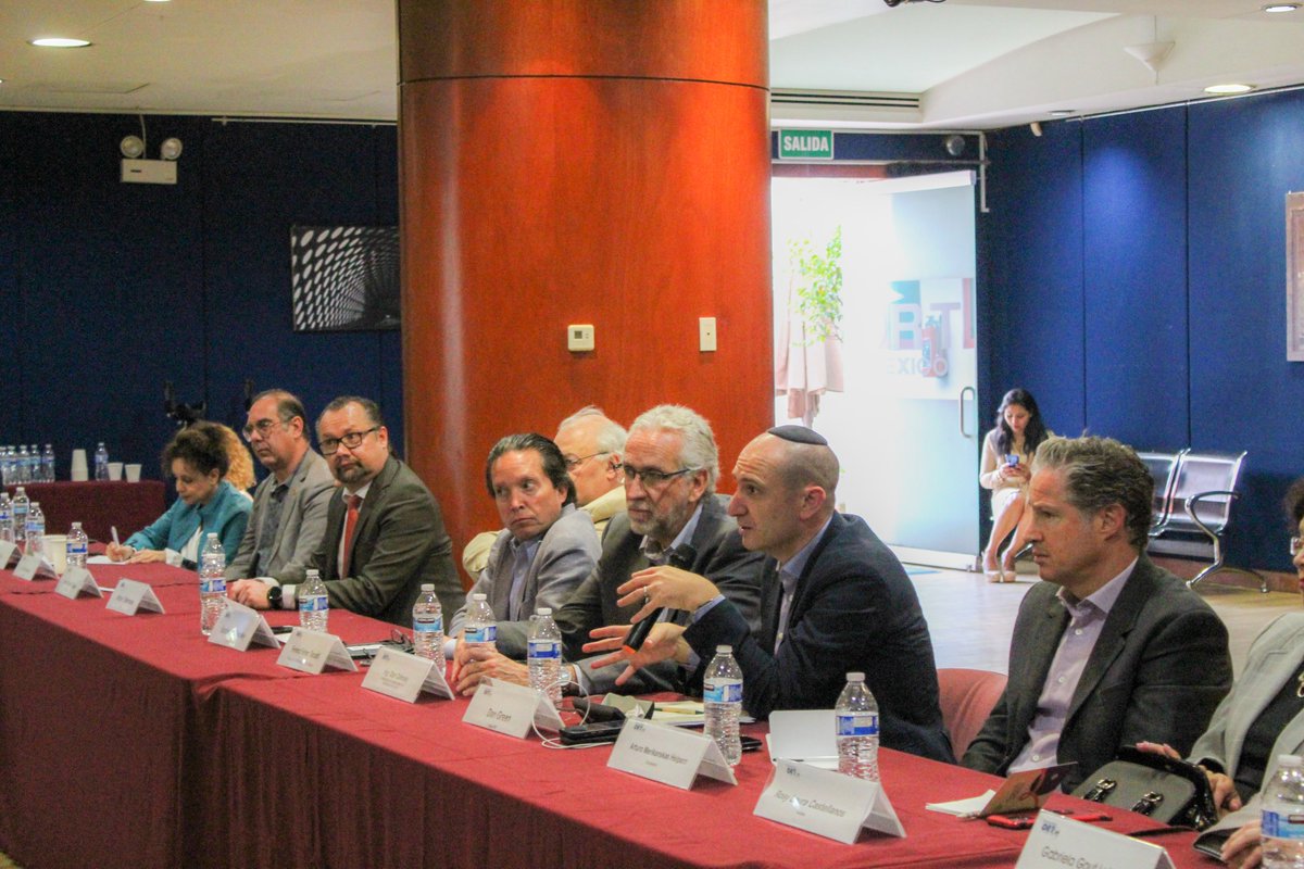 El día de hoy tenemos el honor de recibir la visita de <a href="/WorldORT/">World ORT</a> a nuestra Universidad, sin duda ha sido una gran experiencia estrechar lazos y comunicar de viva voz los objetivos y logros de la Universidad ORT México.