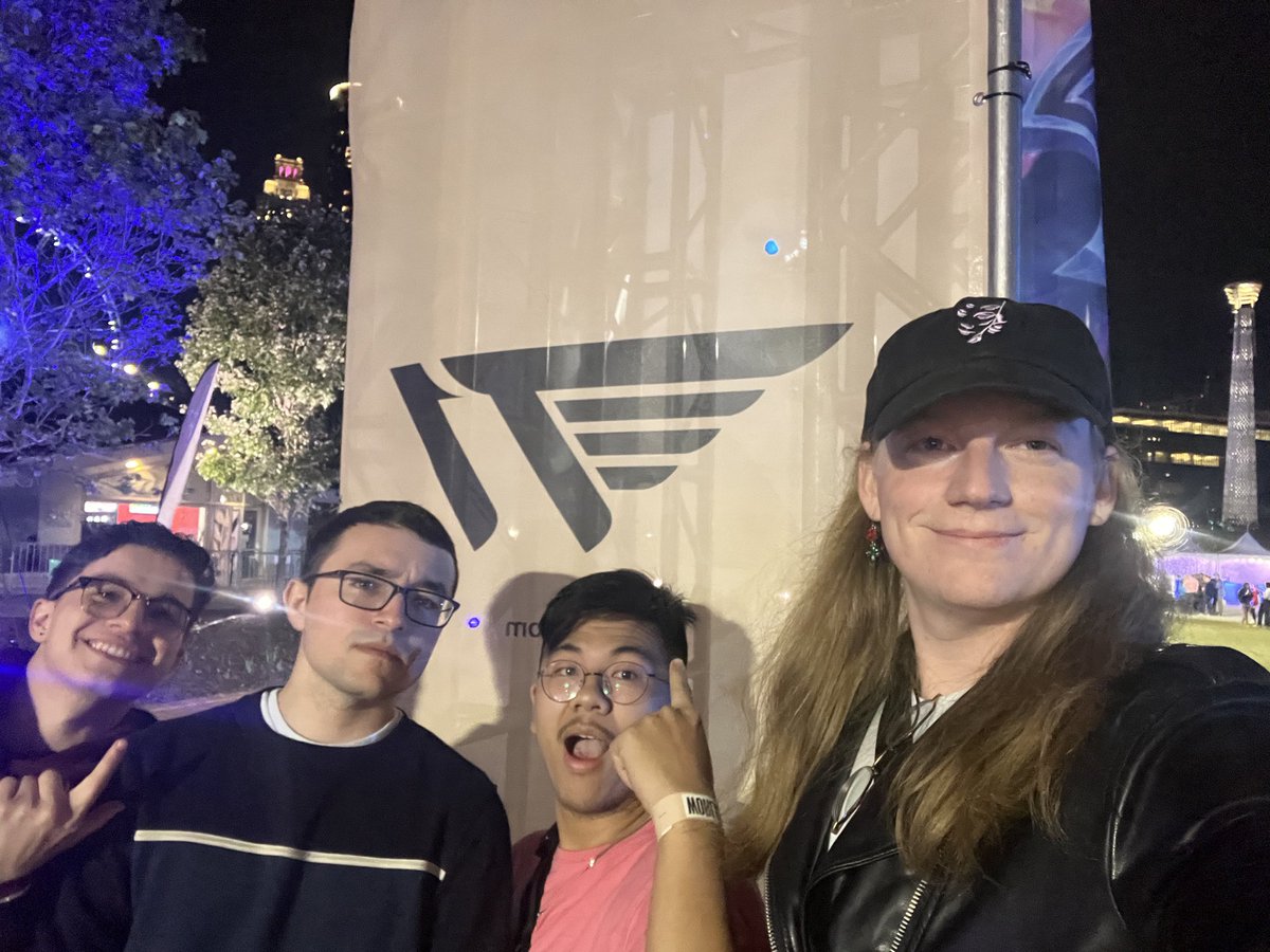 reallyniceguy99's tweet image. Some pics from #Worlds2022 :^)