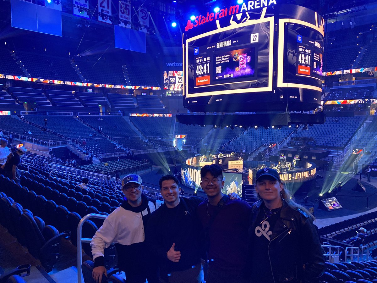 reallyniceguy99's tweet image. Some pics from #Worlds2022 :^)