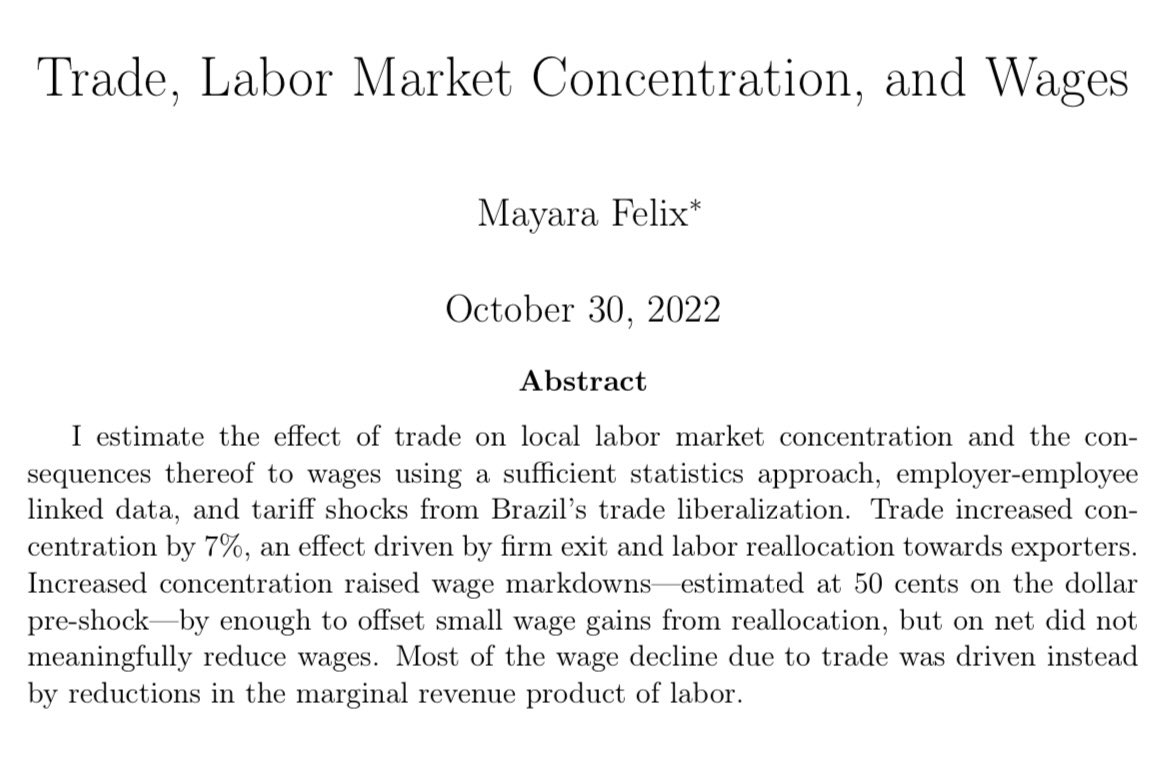mayara_pfs's tweet photo. To folks who have seen me present my JMP, exciting news: the paper is now submitted! 🥳 Thank u for ur comments &amp; suggestions. Draft dated October 30, 2022, the day we voted Bolsonaro out. May it continue to be an auspicious date 😅. Paper and slides here: https://t.co/hqYaVyOFAD https://t.co/Jfq9vukkuA