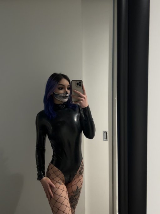 Happy Halloween 👻 https://t.co/yI1bAxpG1c