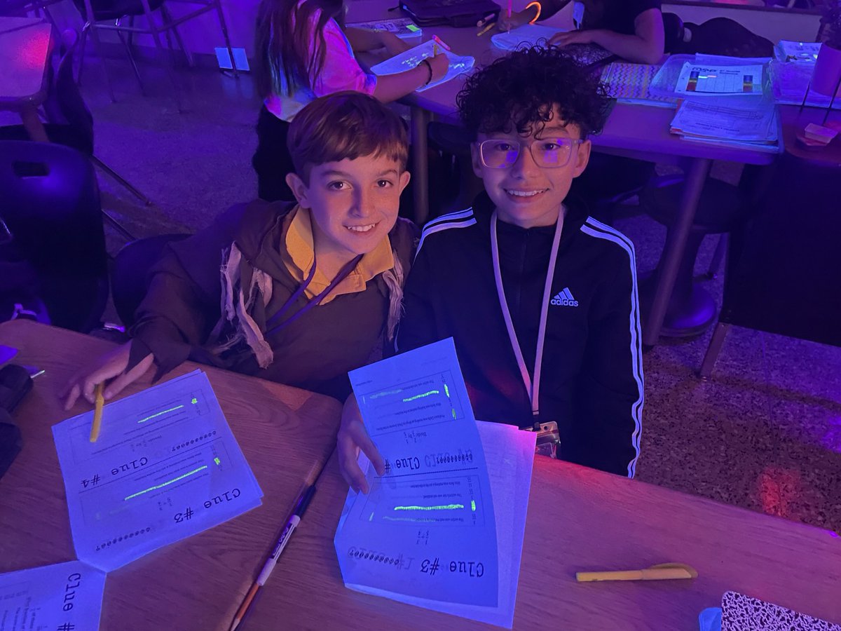 hey_yo_teach's tweet photo. My suspicions were right! Middle schooler arenโt too cool for #glowdays! #teamECISD @ECISDmath @wilsonyoungms #levelโฌ๏ธ https://t.co/AsoL5pVoSD
