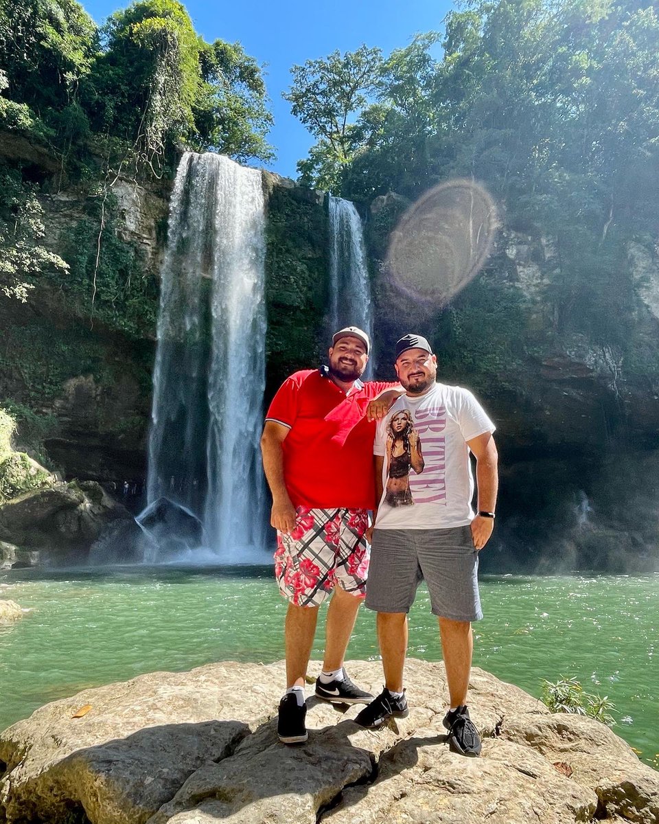 SocioRockstar's tweet photo. Desde las locaciones de la película de Avatar 2 ⛰️🧔🏻♂️🌊 Fotografías - @imrulink #MisolHa #Chiapas #Beardman #CubBear #Bear #ChubBaldAndAwesome #BearsOnInstagram #InstaBear #ImNotAbearNotYetAwoman #Gordito #Oso #DadBod https://t.co/skGKYpZGCX