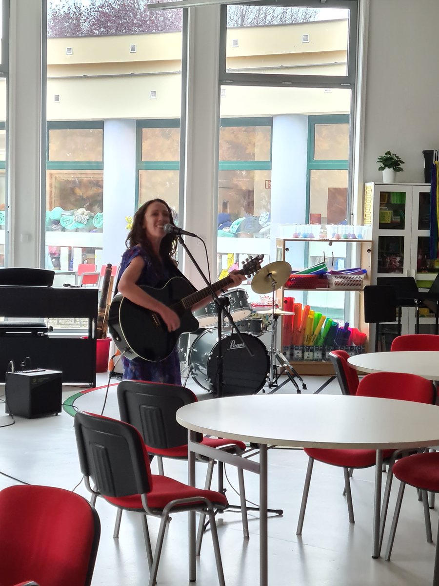 asheames tweet media