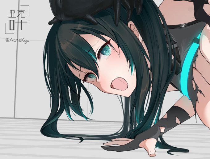 ずっとこういう黒髪に塗りたかった!この子描くの4回目でようやく最初の理想に辿り着けた感 