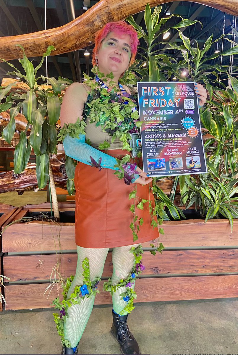 Treehouse_SC's tweet image. 😊 We're  stoked because this Friday we will be hosting  local artists, cannabis brands, LIVE HENNA, &amp;amp; music by Sarah Songbird! There will even be an ice cream truck for your munchie needs!! 🍦 

🌟 Come to treehouse to celebrate our wonderful Santa Cruz community! 🫂 🌊