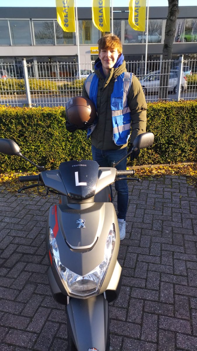 test Twitter Media - Julian Boogerds gefeliciteerd met het in 1x behalen van je scooter rijbewijs #AM2 https://t.co/qjl7ctcJEu