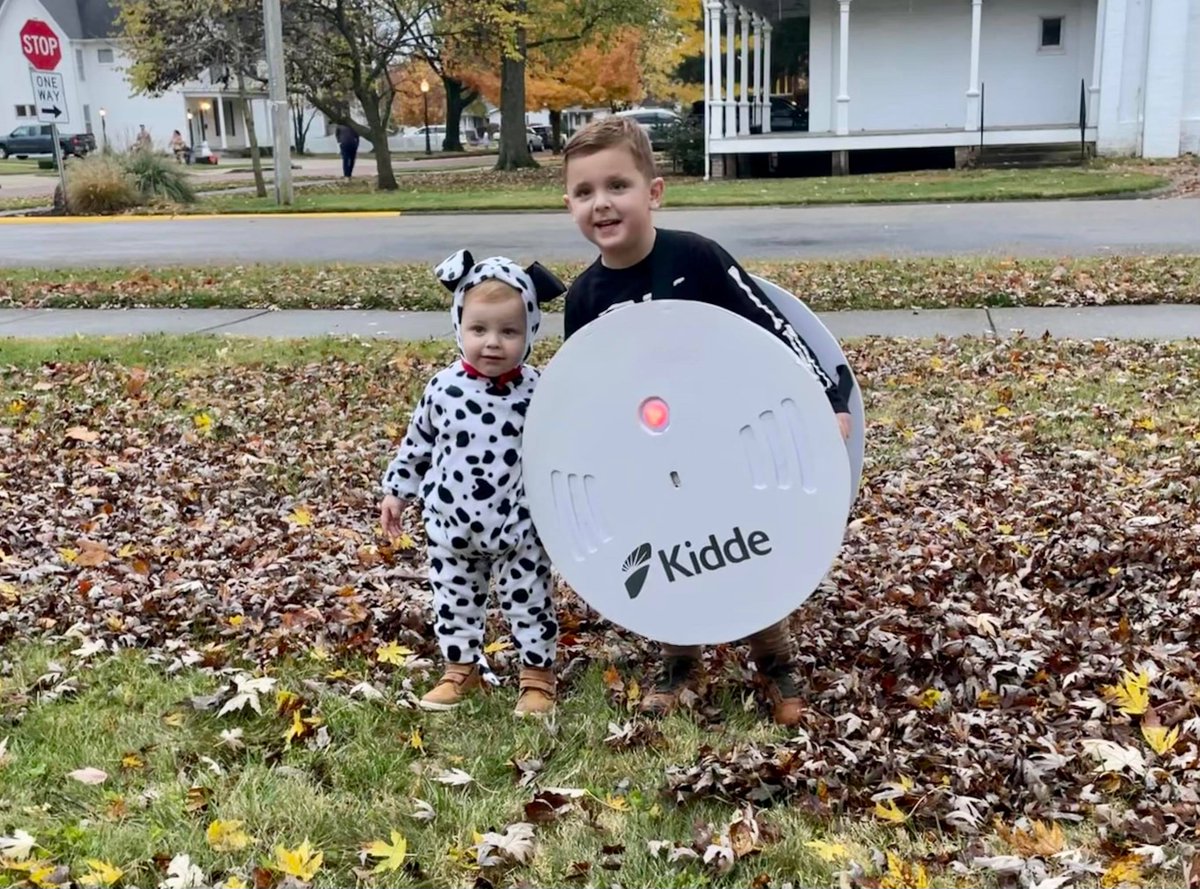 Kidde-Kid and their trusty sidekick are protecting our homes (and melting our hearts).❤️ 📸: Kate M.