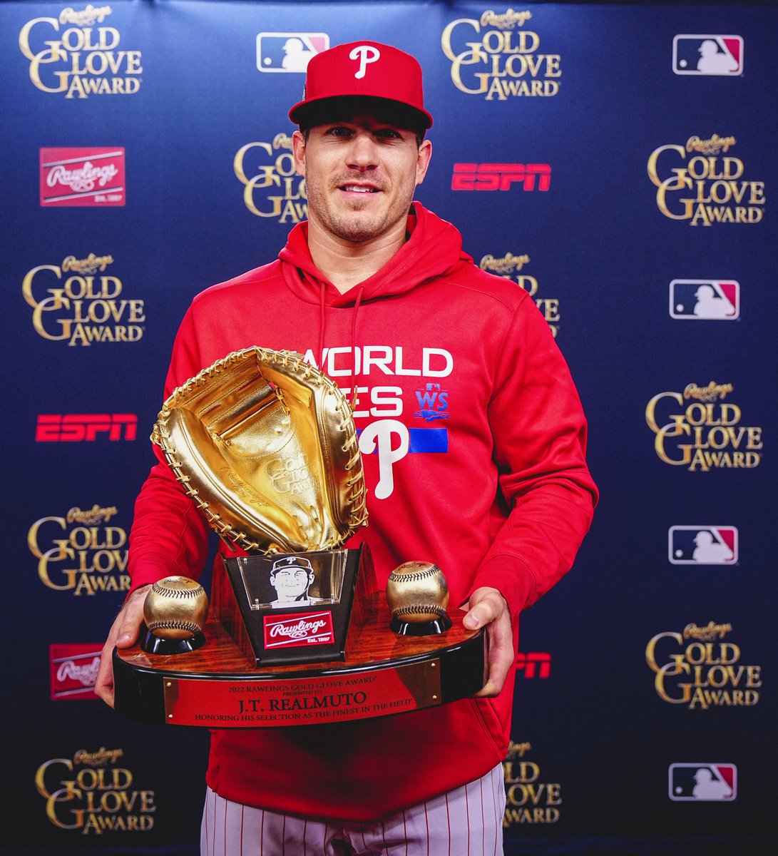 Phillies's tweet photo. You're so golden https://t.co/0zPL2gEWgn