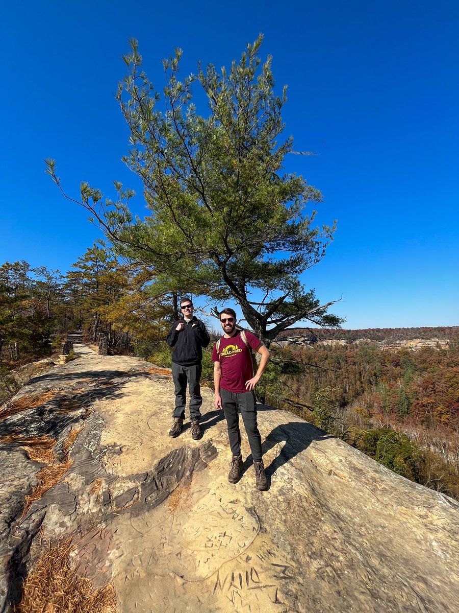 On top of Sky Bridge! 
•
#rrg #redrivergorge #kentucky #treadthered