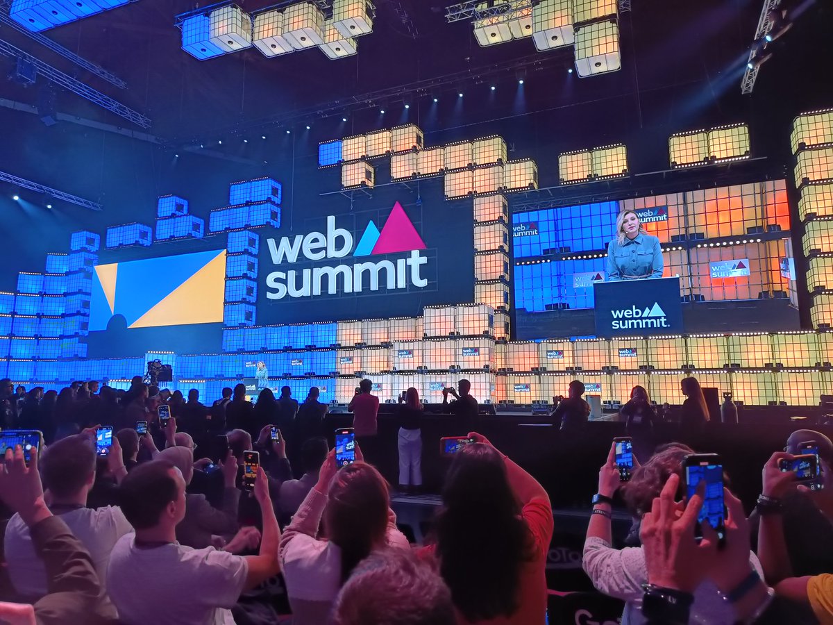 The @alticearena with 17.000 people in it turned silent while <a href="/olenazelenskaua/">First Lady Olena Zelenska of Ukraine Fan Account</a> talked during  <a href="/WebSummit/">Web Summit</a>. #impressive #IStandWithUkraine