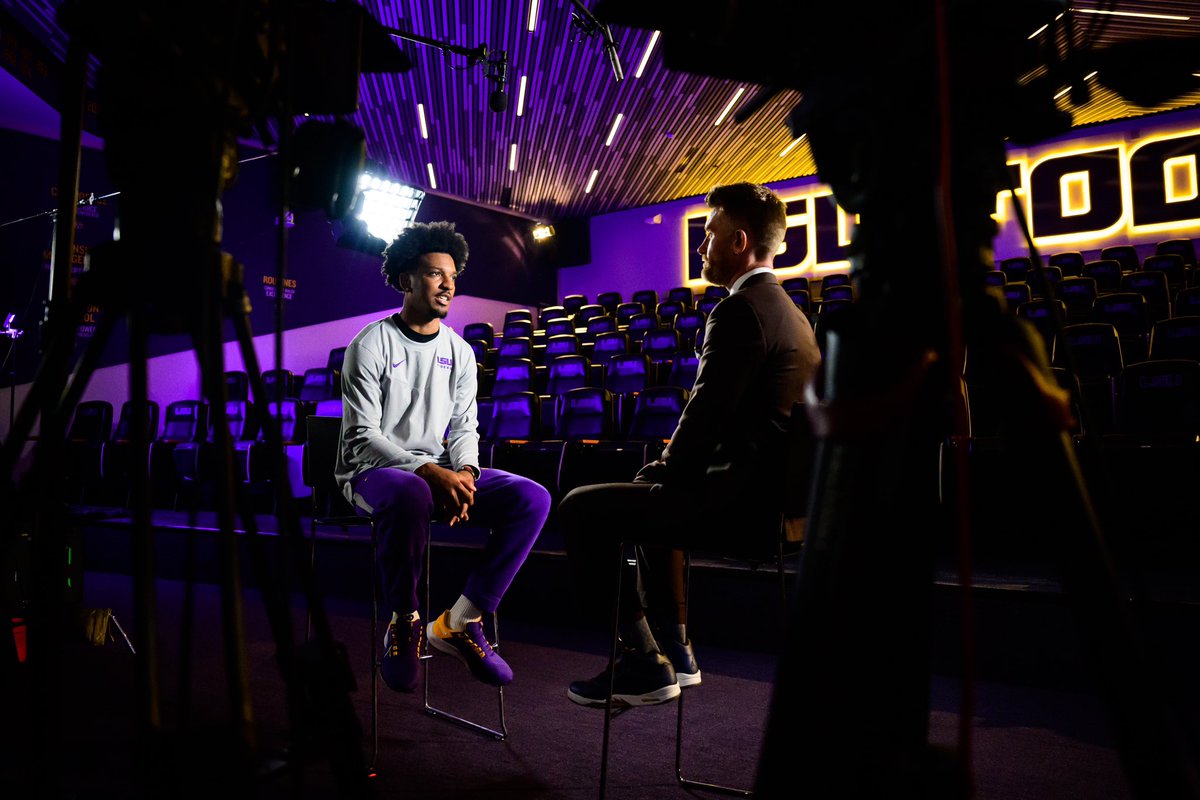 LSUfootball's tweet image. QB1 Talking His Path

Southern California to the Boot