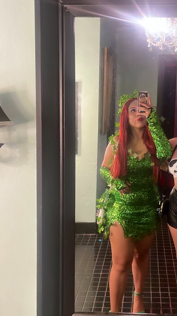 kittykells96's tweet photo. Halloween Fits 2022 ❤️‍🔥 https://t.co/Hq1iZrvgZ6