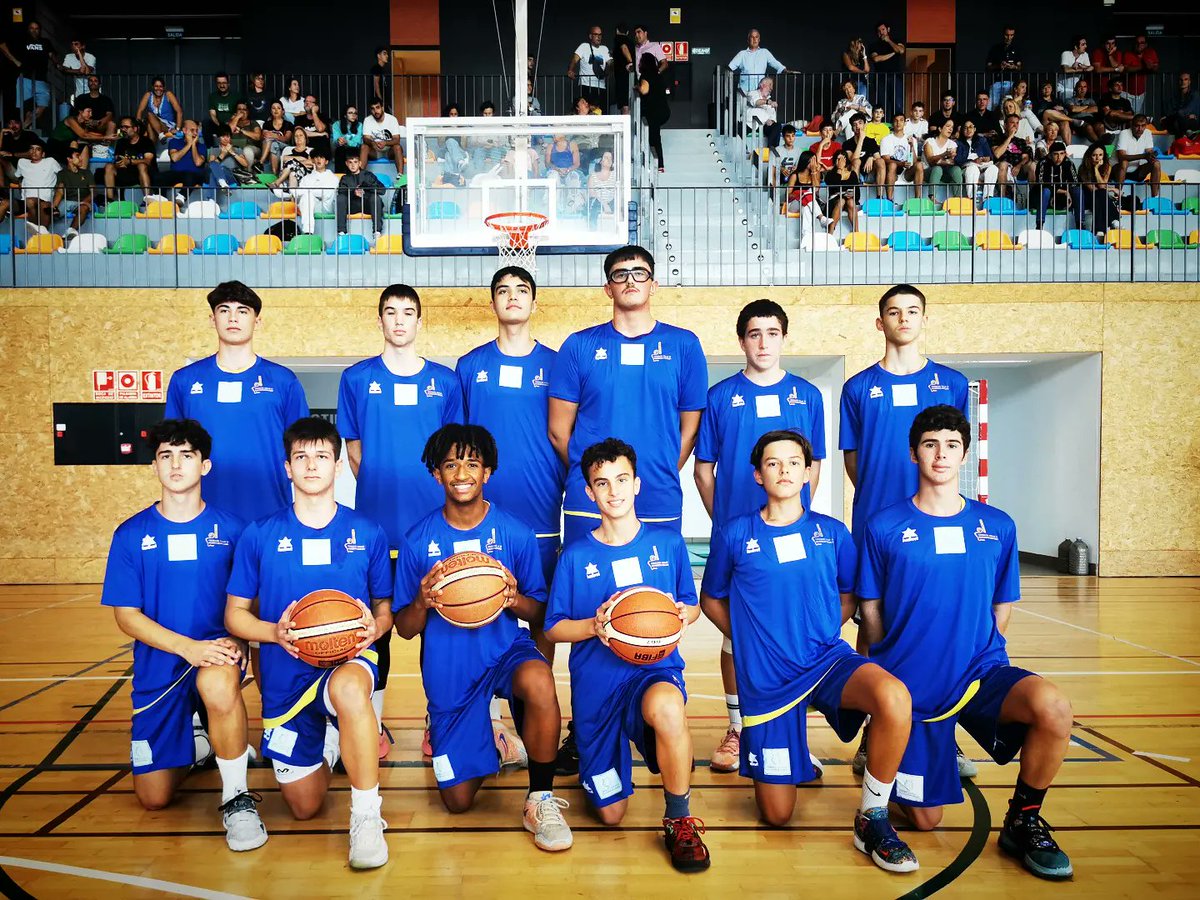 FCBaloncesto's tweet photo. 🏆 #TFGC
✅ #PreCadete

⚪ @fibtenerife 
🟡 @fibgrancanaria

📸 @fcbaloncesto 

🖼️ Todas las galerías fotográficas de los 4 partidos en nuestra página de Facebook

↪️ https://t.co/hYYkEiGj3D https://t.co/rojQbcvIMm