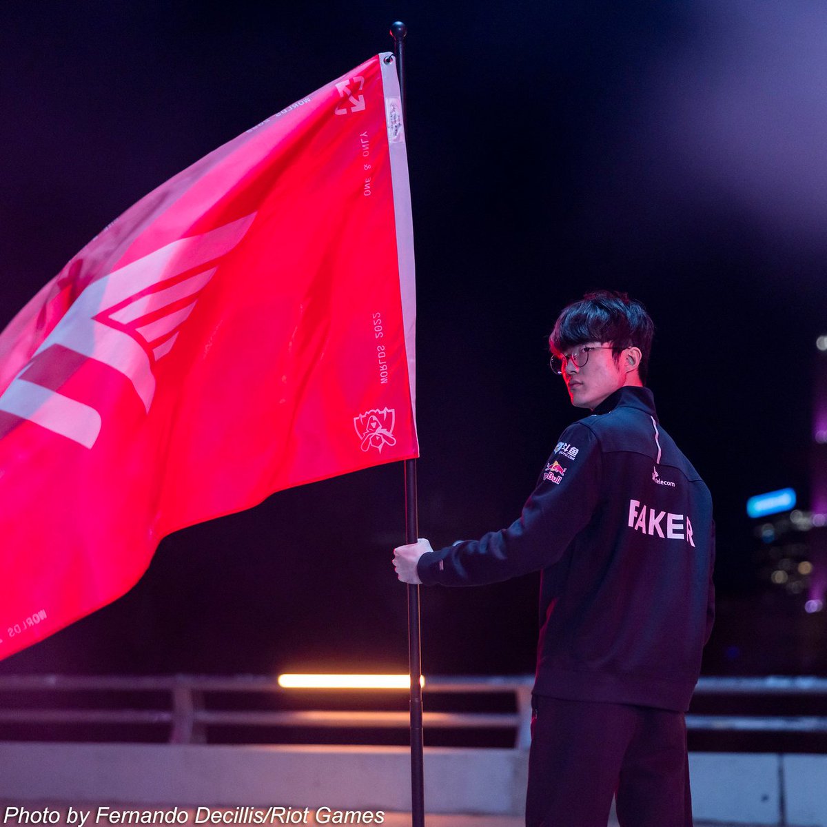 Zeka. Vs. Faker. In. 4. Days. 

Zeka’s Semifinals stats:
⚔️ K/D/A: 10/4/16
💰 Gold Share: 23.7%
🗡️ DMG Share: 21.8%

Faker’s Semifinals stats:
⚔️ K/D/A: 12/14/28
💰 Gold Share: 20.6%
🗡️ DMG Share: 22.1%

#DRXWIN #GoDRX #T1WIN #T1Fighting #Worlds2022
