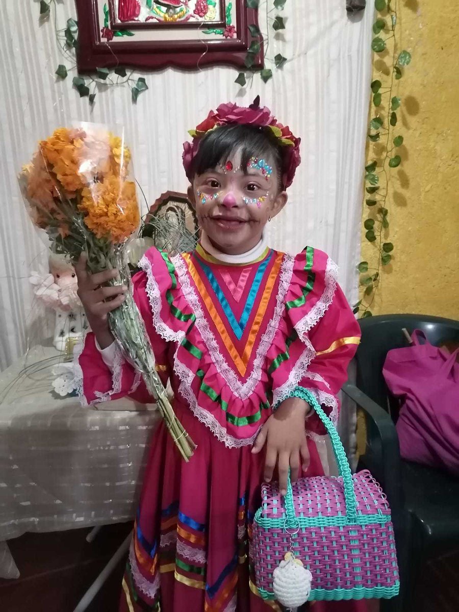 Celebrate Day of the Dead with @GiGisMexico and show us that you can celebrate your loved ones by being accepting, generous and kind to everyone around you👉iacceptyou.org #gigisbelieves #GenerationG #downsyndromecommunity #diadelosmuertos