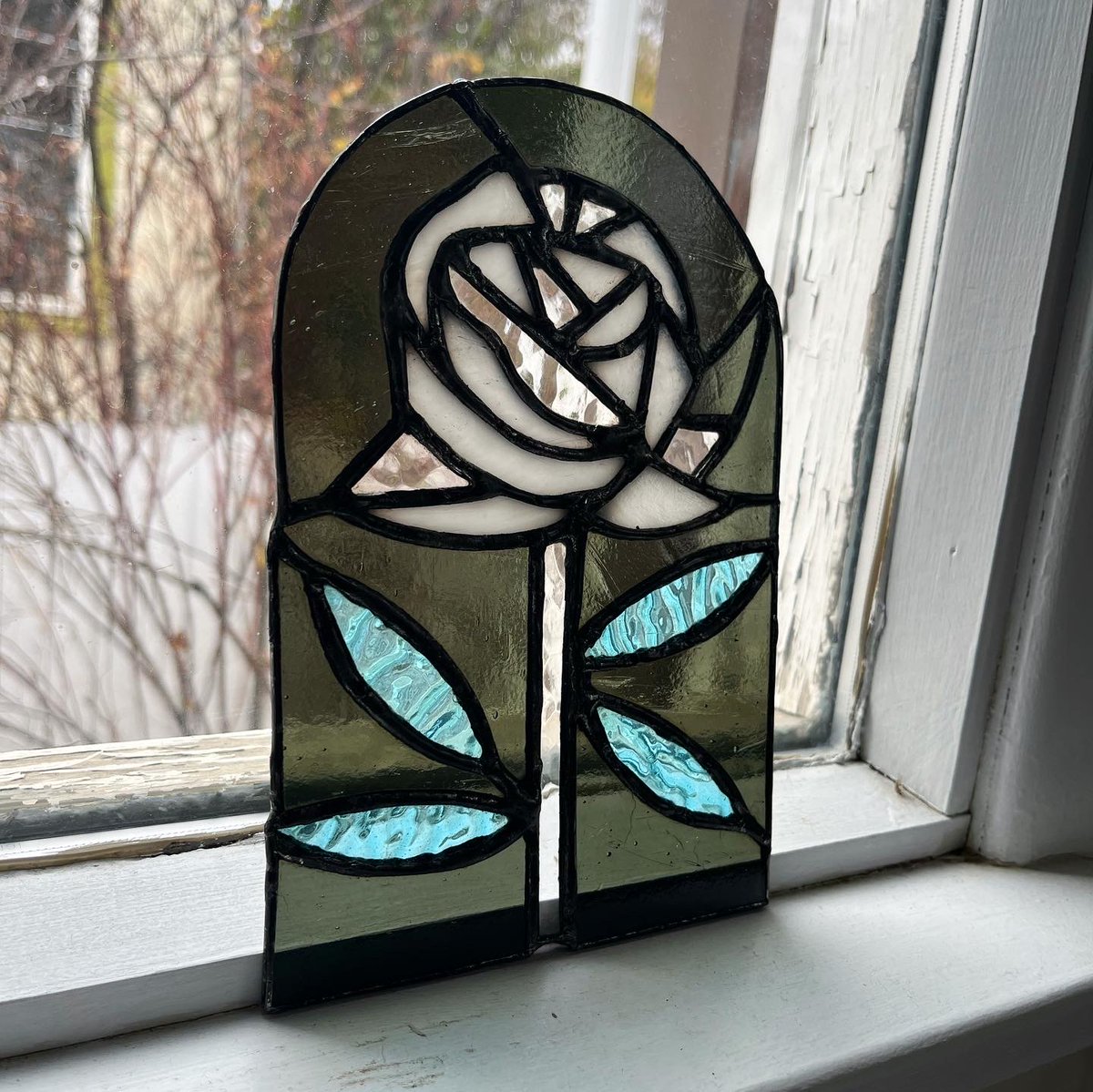 Not perfect in any way…. But I’m quite proud of myself for completing my first original design, in stained glass! More to come, and more practicing before I attempt anything too difficult. Hopefully one day I can explore ways to hybrid glass and my illustrations 💛 #yegarts