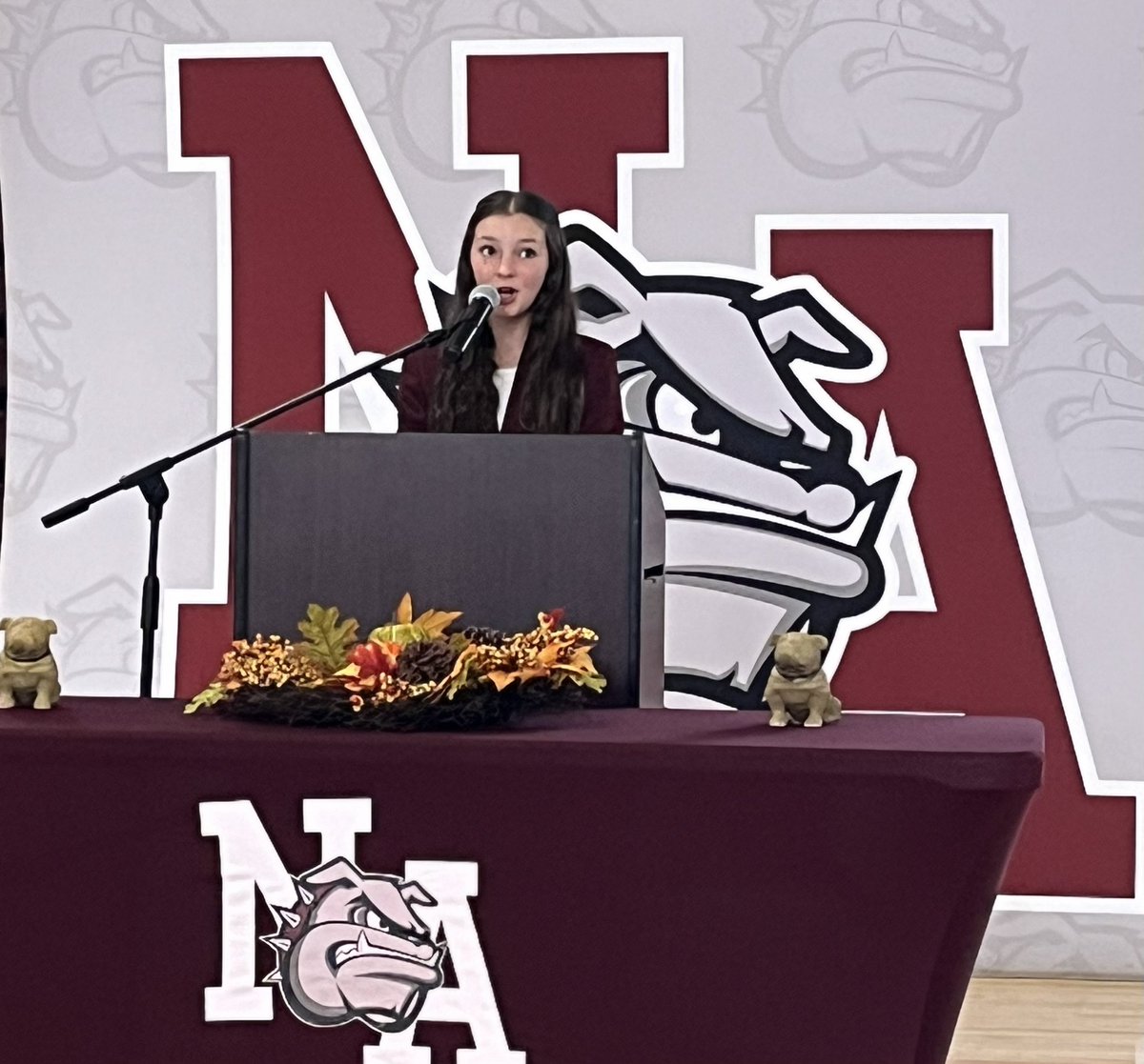 naschoolupdates's tweet image. New Albany Middle School hosted its Apple Distinguished School Ceremony today. The ceremony included recognition of Apple Certified Teachers and Teacher &amp;amp; Student Testimonials.  School tours led by SGA officers were provided for our special guests following the ceremony.