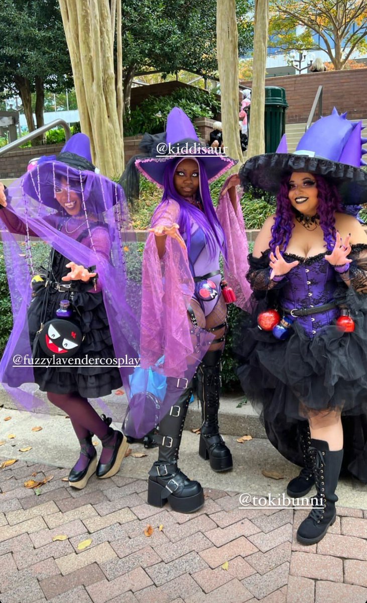 kiddisaur's tweet photo. (I meant to post these last night) My favorite Halloween costume can't wait to do Haunter again 🥺
💜👻

💜 Ghastly 💜: fuzzylavender on IG 
👻 Haunter 👻 :  Me

😈Gengar😈 tokibunni on  IG
.
.
.
#halloween
#animeweekendatlanta 
#animeweekendatlana2022
#gastly
#haunter
#gengar https://t.co/4yUlGy6mLc