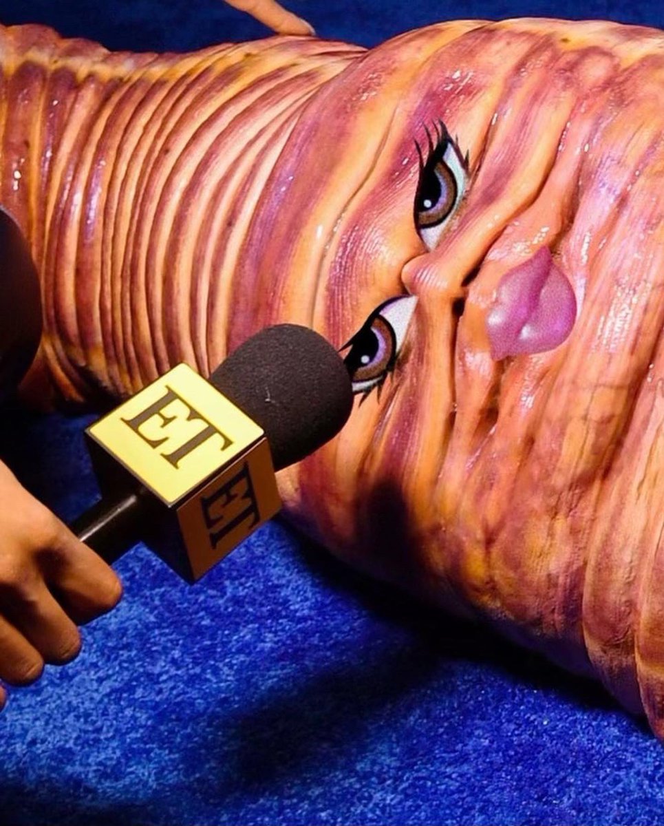 Bratz's tweet image. Would you still love me if I was a Bratz @heidiklum worm?