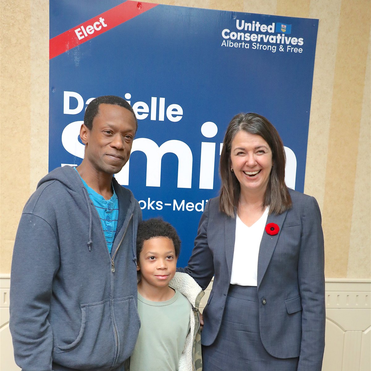 ABDanielleSmith's tweet image. We are only 1 week away from the Brooks-Medicine Hat election.
I am so grateful to all the incredible people that have joined me on the campaign trail! 
Thank you for your support. 
#abpoli #ableg