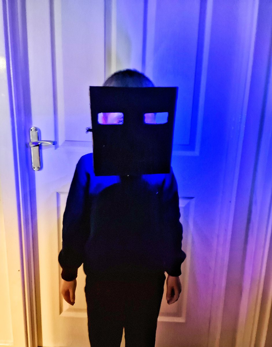 More uses for <a href="/SmoothOn/">Smooth-On</a> boxes... My six-year-old's mask for Halloween! (Minecraft Enderman 🎃 )