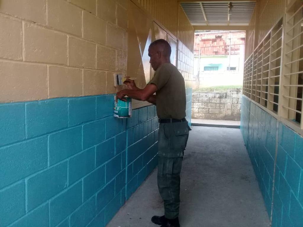 FANB desplegada en Las Tejerías, en apoyo al pueblo. Trabajo continuo y sin cesar !!! #LasTejeríasRenacerá