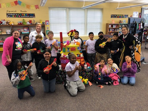 RCE_Mustangs's tweet photo. Celebrating Dia de los Muertos! #MultilingualMustangs #DifferenceMakers https://t.co/TKNacKlPp1
