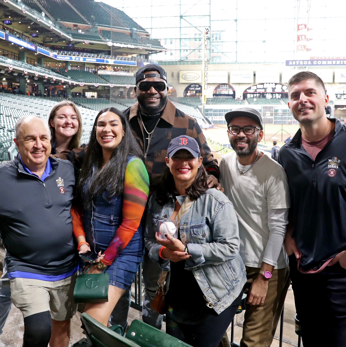 After using their Mastercard in the Uber app, these fans found out they won a trip to the @MLB World Series presented by Capital One! We had a great time hanging out too. A #Priceless experience from @Mastercard and @Uber. #MastercardAmbassador. ⚾ 🚗