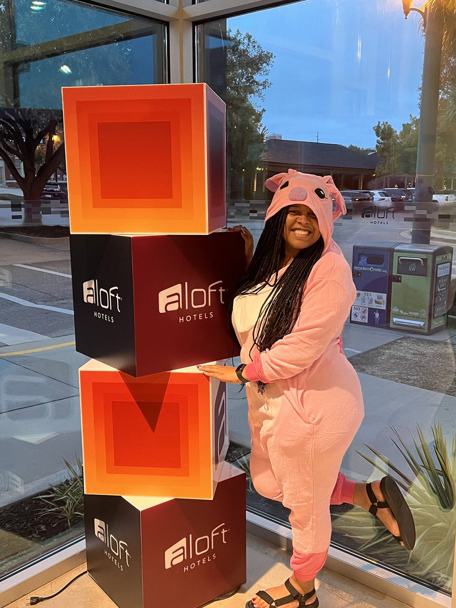AloftColumbiaSC's tweet image. Even our Front Desk Manager was Feelin&apos; herself!  We would love to know - how did you spend your Halloween?! #halloween #frontdeskmanager #aloftcolumbiadowntown #dressup #costume